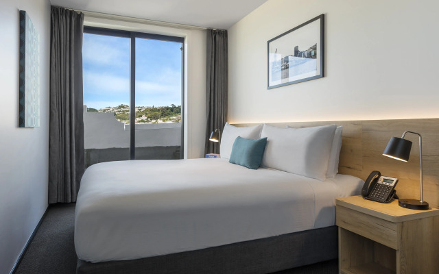 Oaks Wellington Hotel