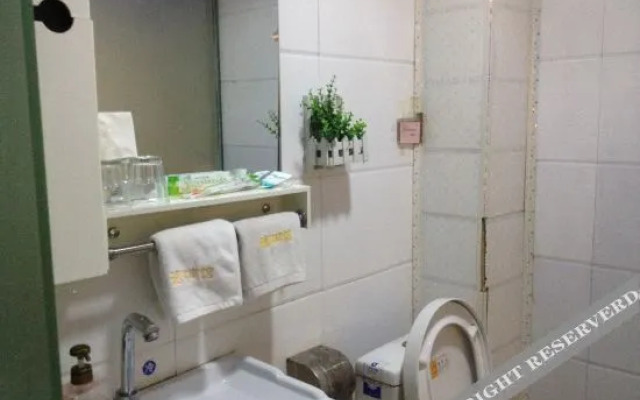 Zhenping Nanyang Super 8 Hotel