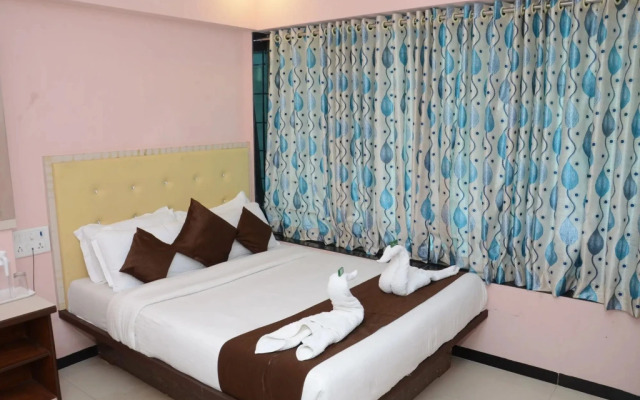 Hotel Sai Leela Grand