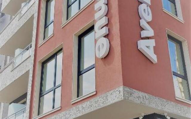 Hotel "AVENJu"