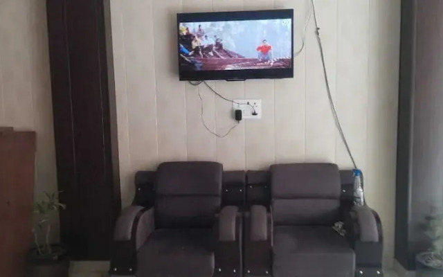 Virendra Palace Guest House