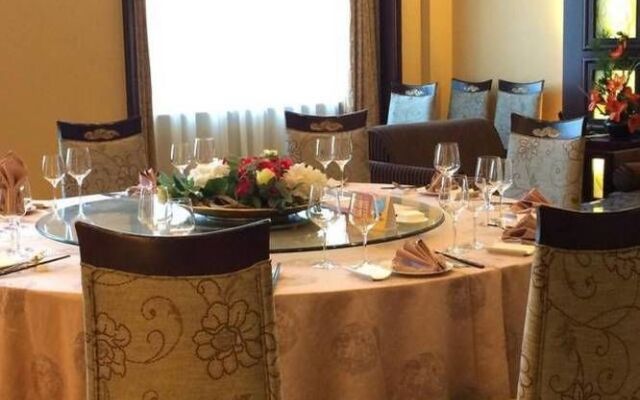 Yulong International Hotel