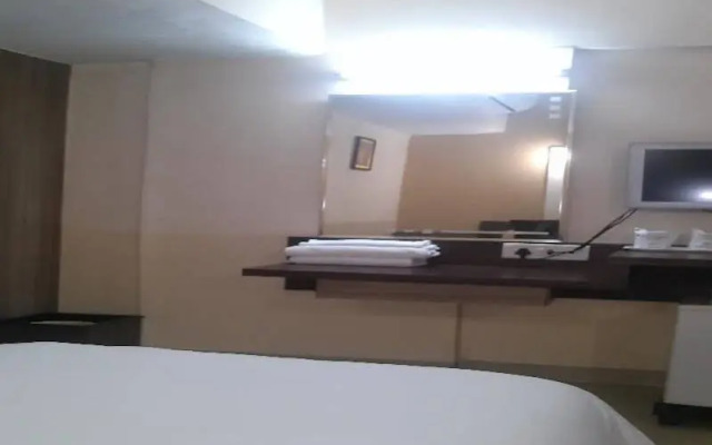 Hotel Savshanti Towers