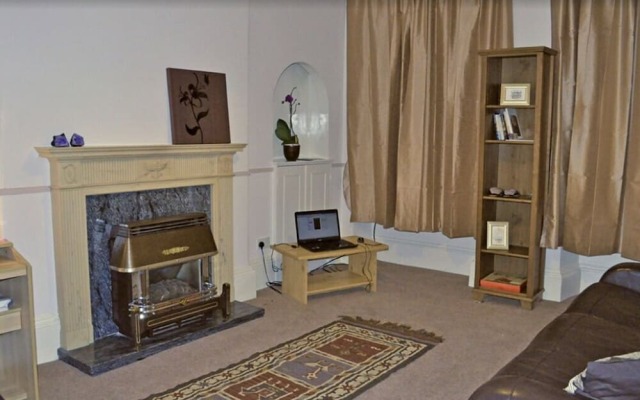 2 bed flat in heart of Festival