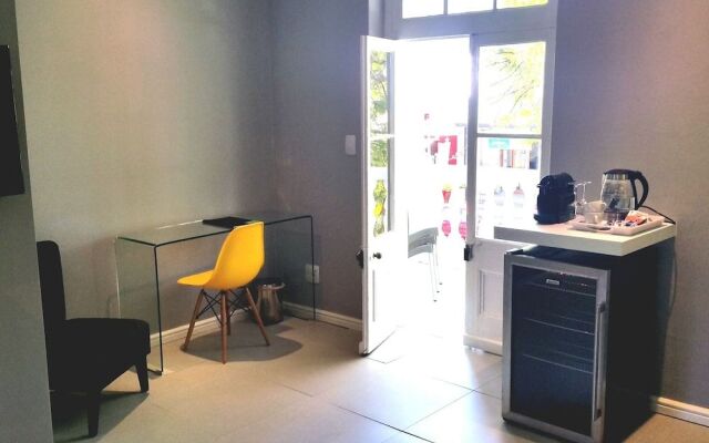 The Vibe Dorp Street