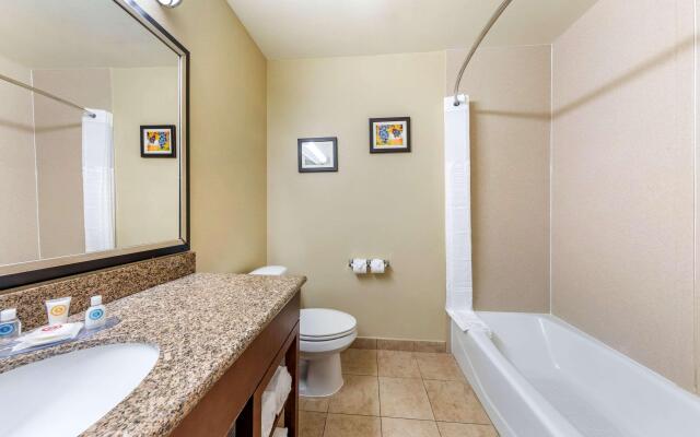 Comfort Inn & Suites Colton