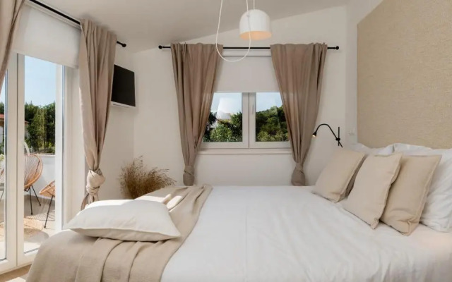 Marula holiday home - with heated pool