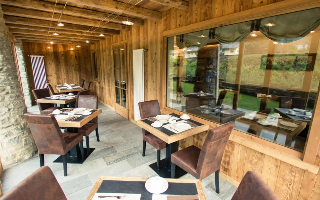 Hotel Les Montagnards