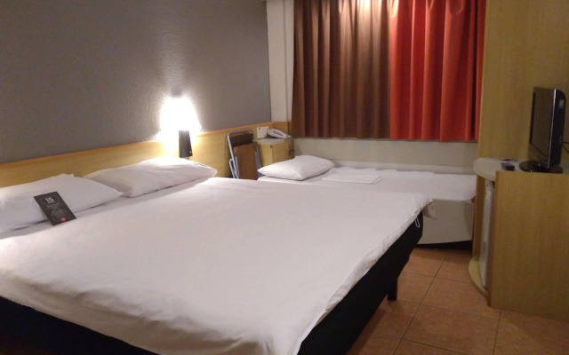 Ibis Santos Gonzaga Praia