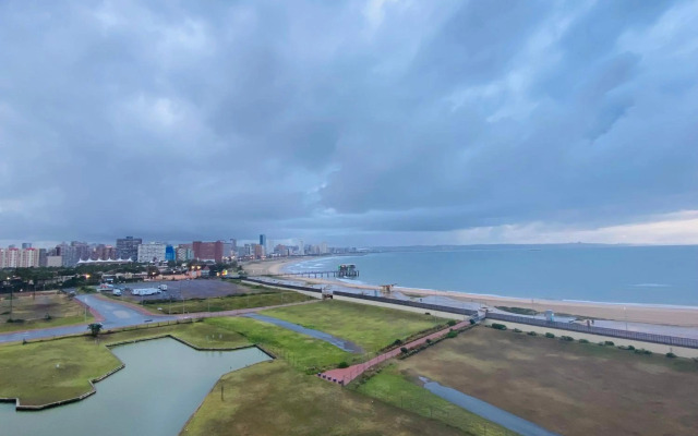 The Waves 2, Quayside Point Waterfront