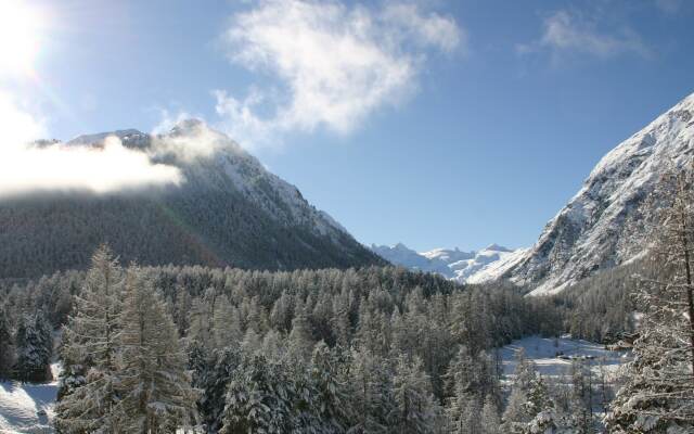 Hotel Saratz Pontresina