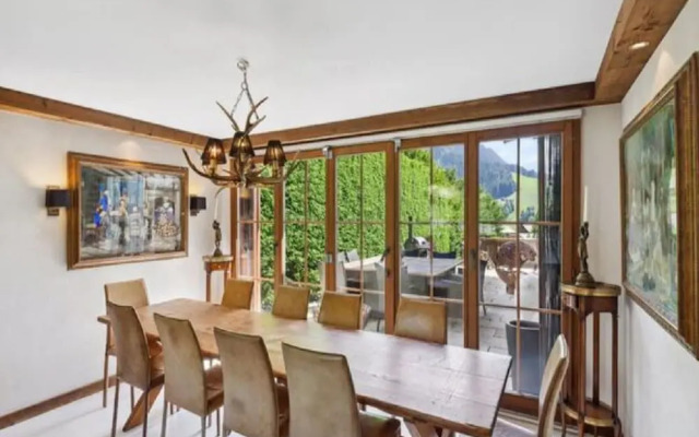 7-bedroom Chalet With Private Pool