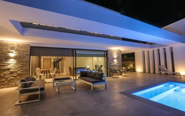 Villas Les Blancs 2 - Private Pool, 5 Bdrms, Panoramic View