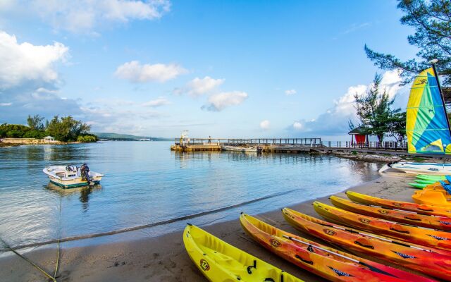 Jewel Paradise Cove Adult Beach Resort & Spa – All Inclusive