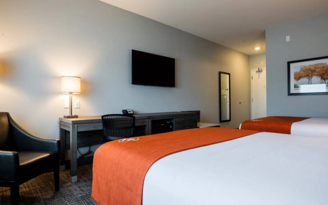 Amsterdam Inn & Suites, an Ascend Collection Hotel
