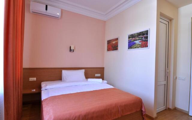 Albert House Hotel and Tours