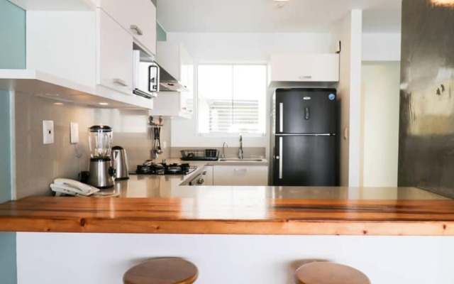 w Lovely 2BR With Balcony in Miraflores