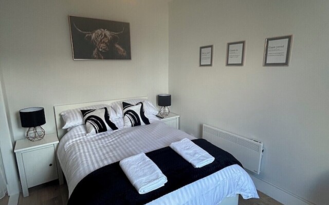 Newly Renovated 2-bed Apartment in Peterhead