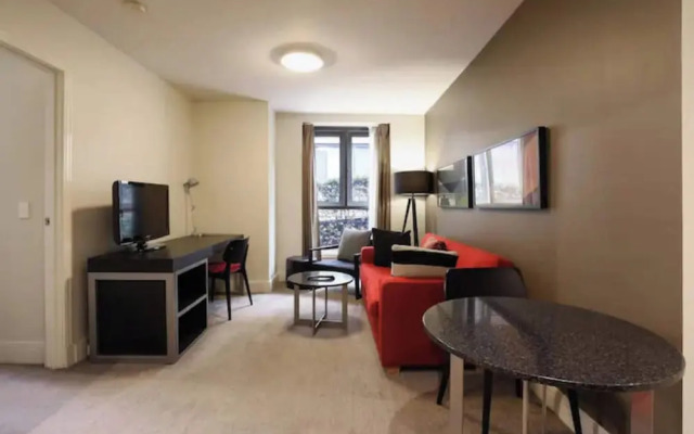 Hotel 1-bed Apartment in Beautiful South Yarra