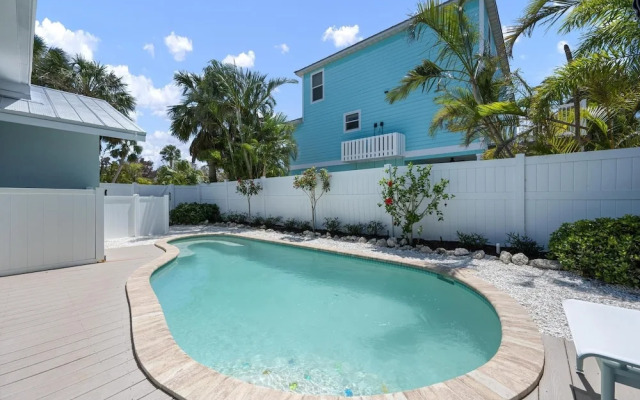 Latitude Adjustment Ami 3 Bedroom Home