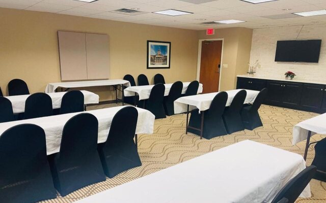 Comfort Inn & Suites Decatur - Forsyth