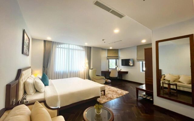 Happy Life Grand Hotel & Sky Bar