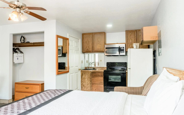 Purple Sage By OYO Snyder TX