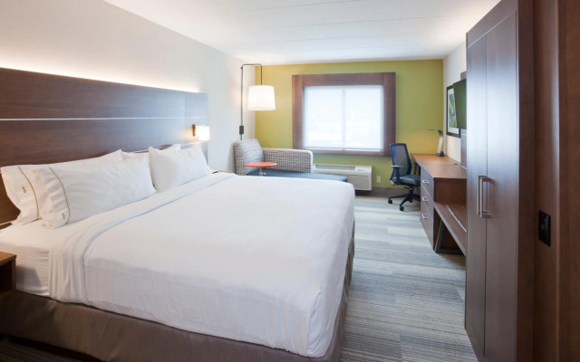Holiday Inn Express Roseville-St. Paul by IHG
