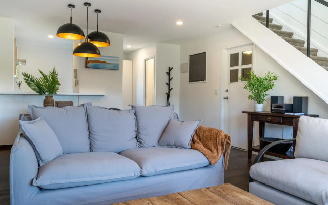 Chester Street West Apartment