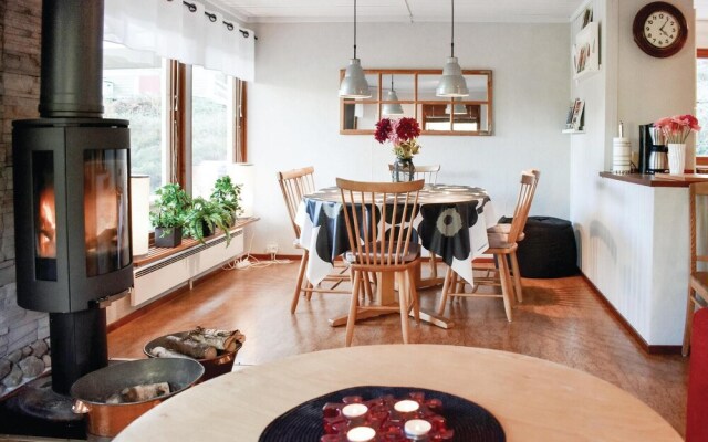 Nice Home in Motala With 4 Bedrooms