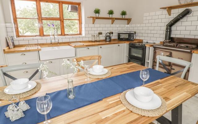 Orchard View, Leominster