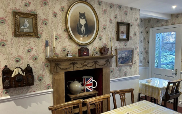 Peacocks Tearoom and Fine B&B