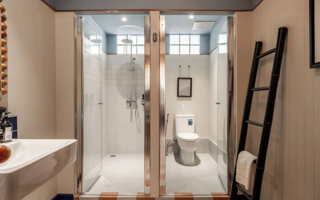 Blu Dock Restel Bangkok