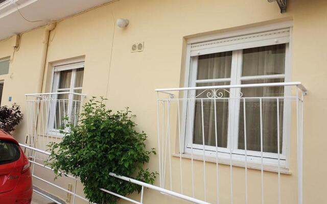 Tolis Apartments