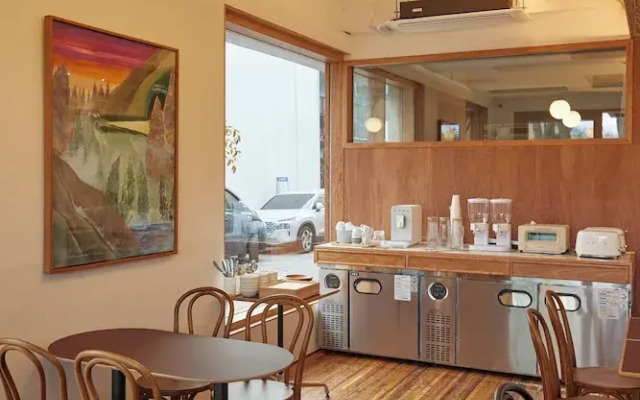 PBr7 Hotel Unusual Stay