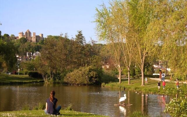 Chambre dans une maison pleine de vie