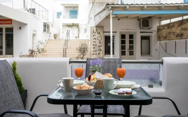 Naxos Petite Studios