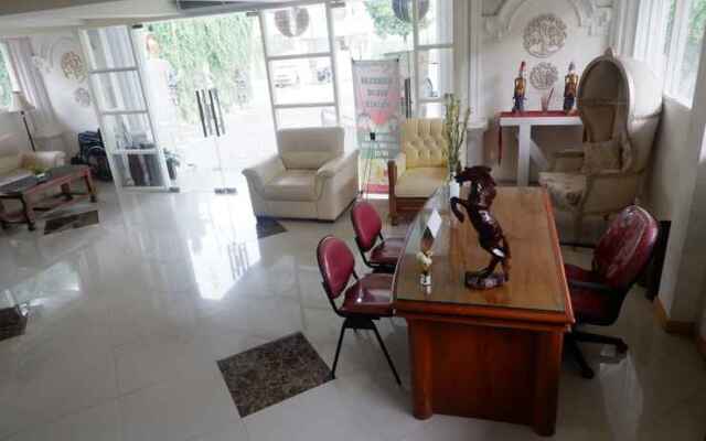 Votel Hotel DePratnya Kediri