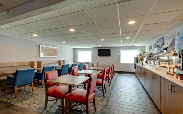 Holiday Inn Express W-I40/Whitebridge Road by IHG