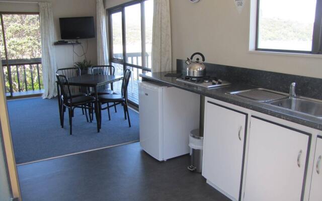 Tipi and Bob's Waterfront Lodge