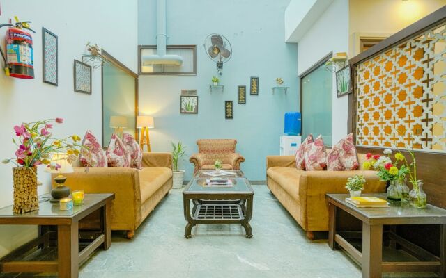 Treebo Trend Hotel Seven