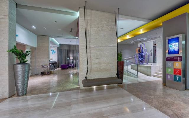 72 Hotel