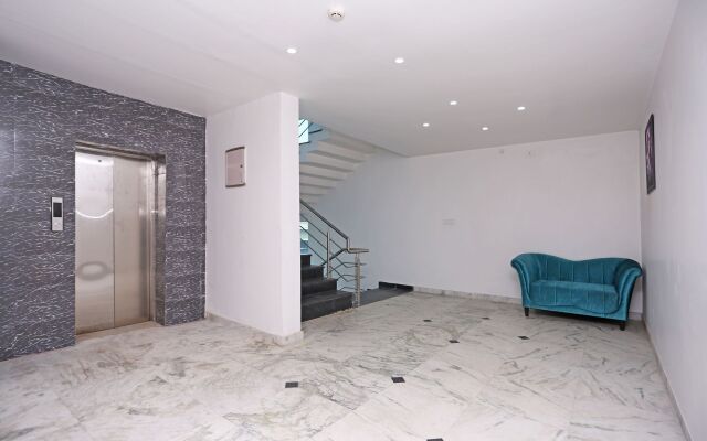 Hotel The Leaf by OYO
