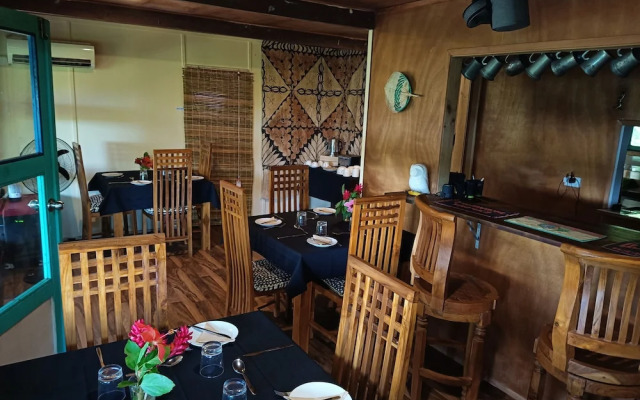 Mahina Lodge