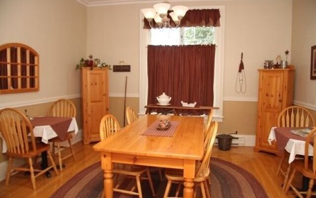 Bennett House Bed & Breakfast