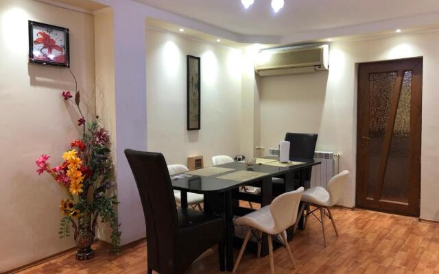 3-Room Delta Modern Residence