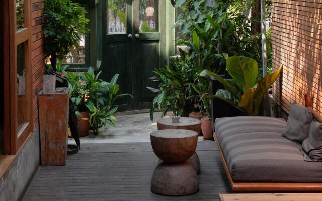 The House Tour Hotel with The Potting Shed