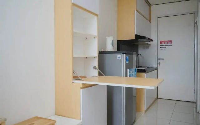 Fancy And Nice Studio At Skylounge Tamansari Apartment