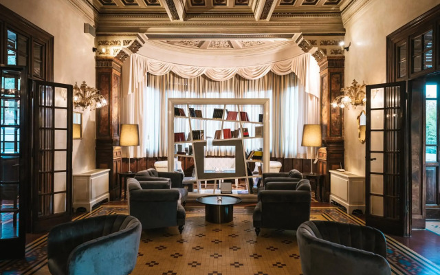 Hotel De la Ville