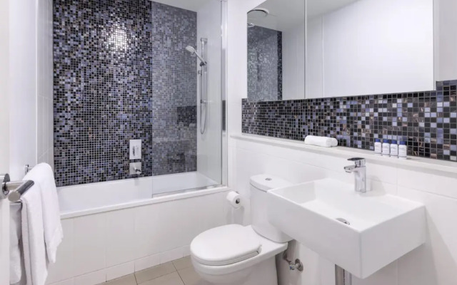 Oaks Melbourne Flemington Suites